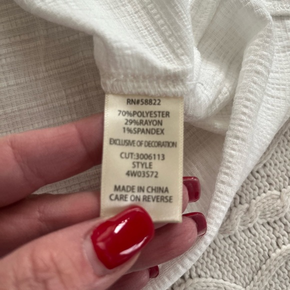 New! Max Studio Designer White Lace Detail Women's Top Size 1X - Picture 5 of 14